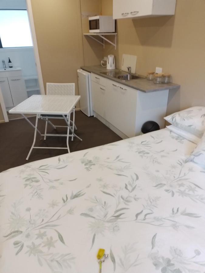 Best Budget Bed And Ensuite - Private Access Close To Beach Уаихи Екстериор снимка