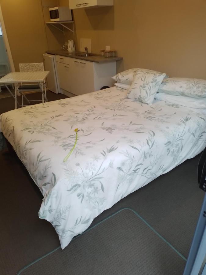 Best Budget Bed And Ensuite - Private Access Close To Beach Уаихи Екстериор снимка